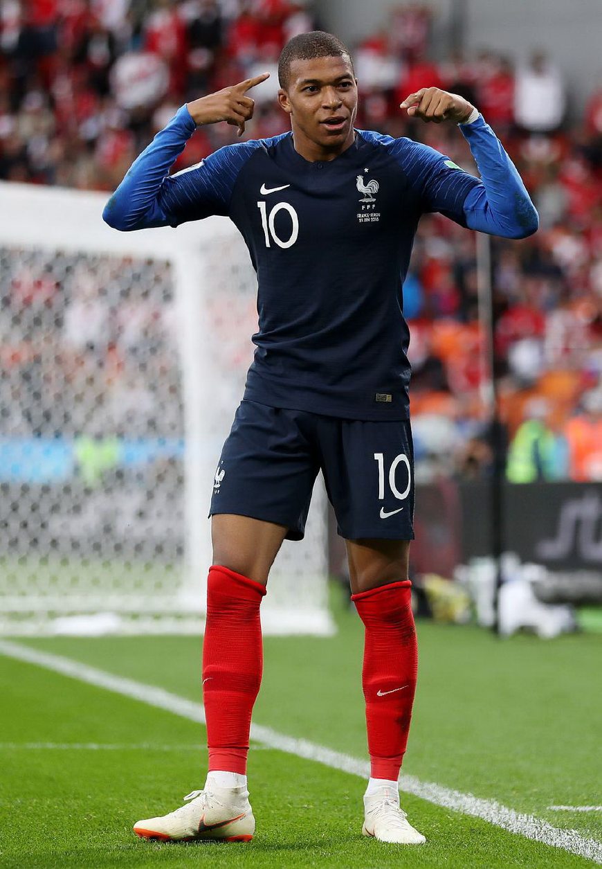 马丁内斯：C罗被罚下主要因为他太有激情；我们必须自我批评（马丁内斯称C罗染红因过于激动，球队必须进行自我反省）