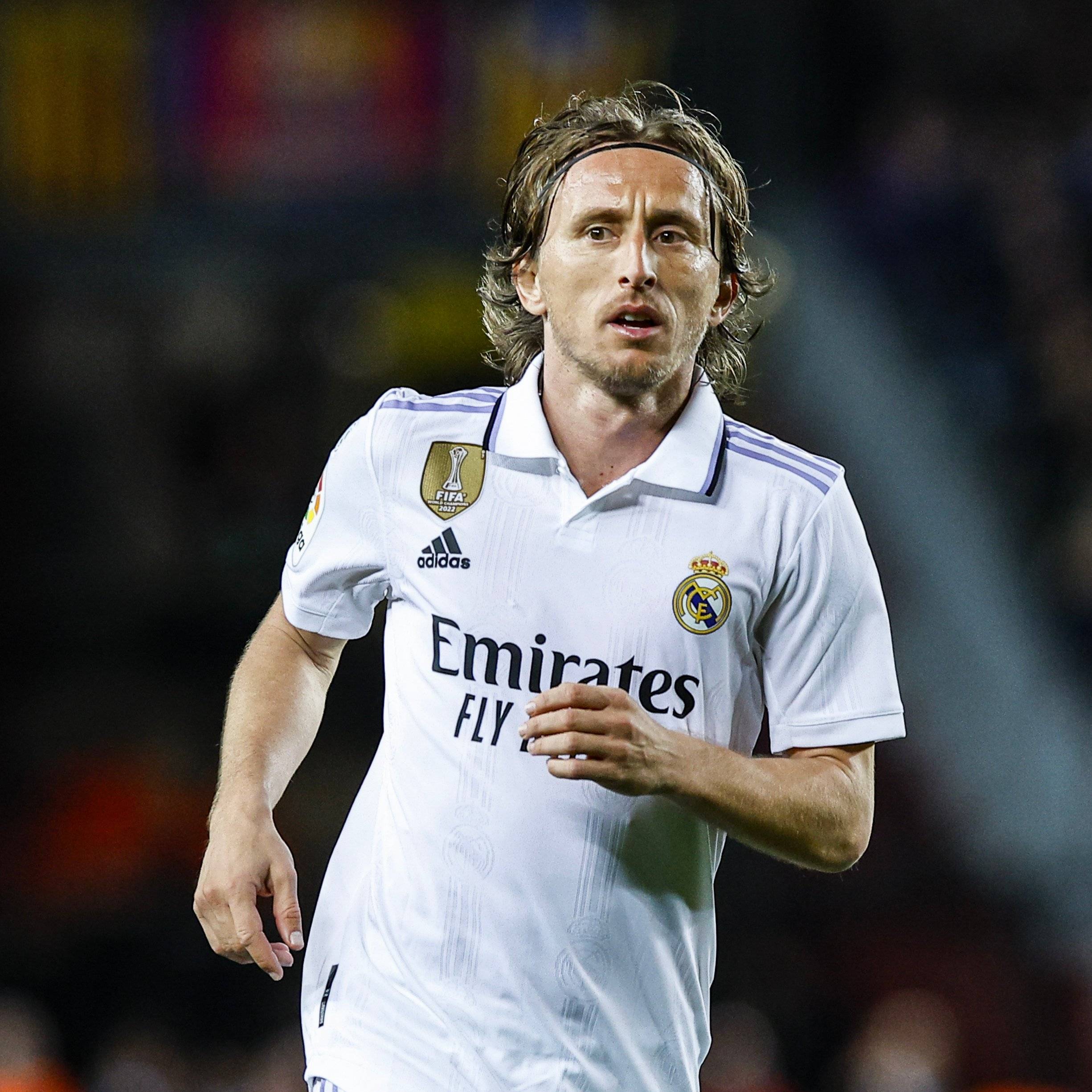 与4结缘，多特5轮欧冠联赛有4轮打入4球，剩下1轮被曼城进4球（多特欧冠五战皆绕4：四场各入4球，另一场被曼城灌4球）