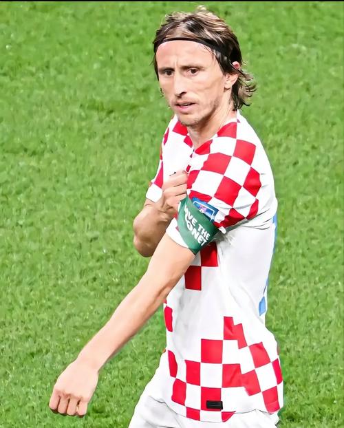 体坛：奥斯卡7月就查出心脏异常，他当时已想过要退役（体坛报道：奥斯卡7月检查出心脏异常，彼时已考虑退役）