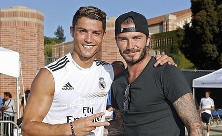 鹈鹕第二节7次失误，单节净负14分半场落后老鹰10分（鹈鹕次节7失误致净负14分，半场落后老鹰10分）