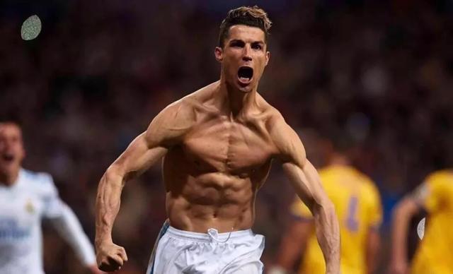 尴尬，一英格兰球迷在阿尔巴尼亚主场被旋转闸门卡住（英格兰球迷在阿尔巴尼亚主场被旋转闸门困住，场面尴尬）