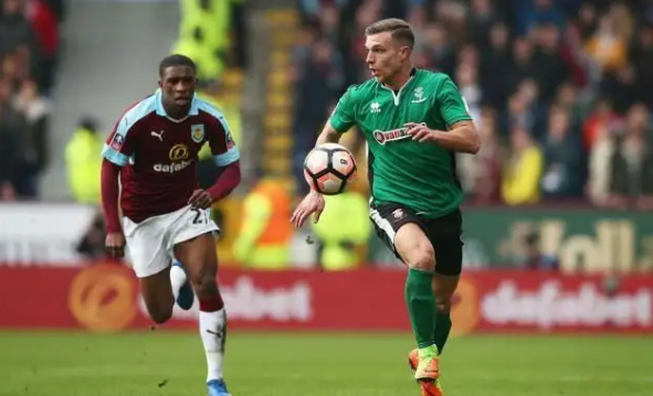 体图：种种迹象表明埃姆雷-詹将会与多特蒙德续约并留队（体图：多重迹象显示埃姆雷-詹将与多特续约并继续留队）